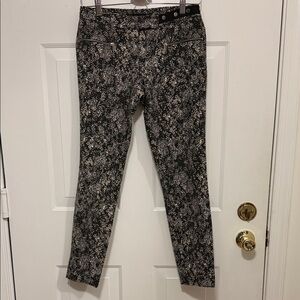 Like NEW Zara Stylish Black and White Patterned Women pants